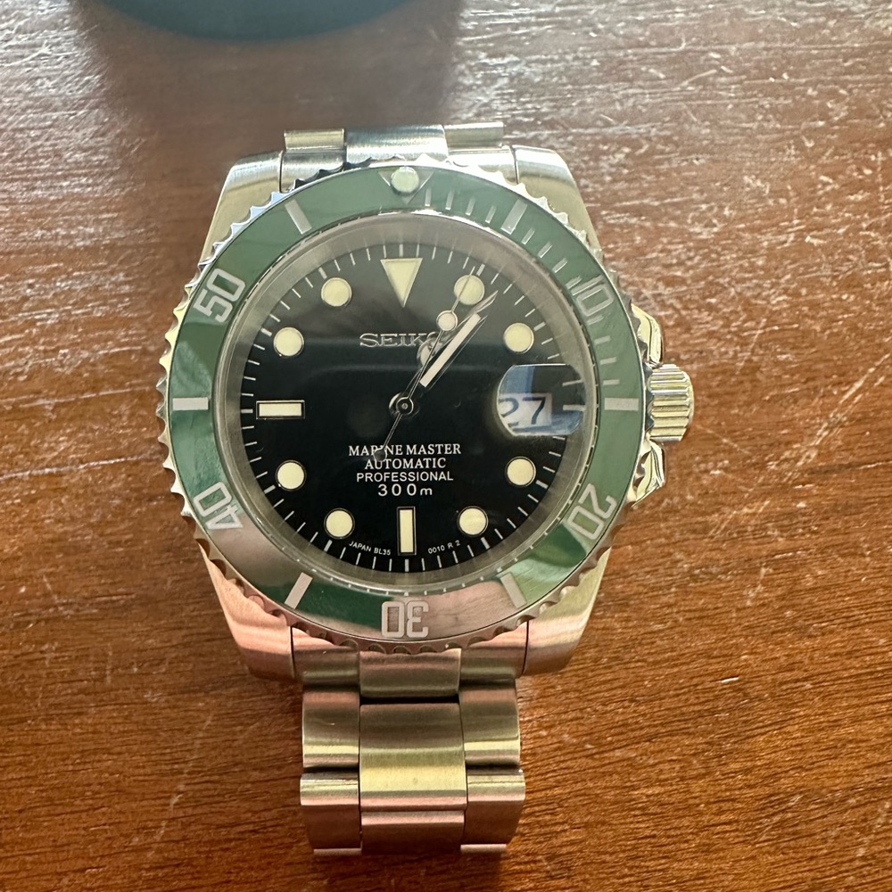 Selling Seiko Mod Kermit/starbucks submariner homage in great condition.